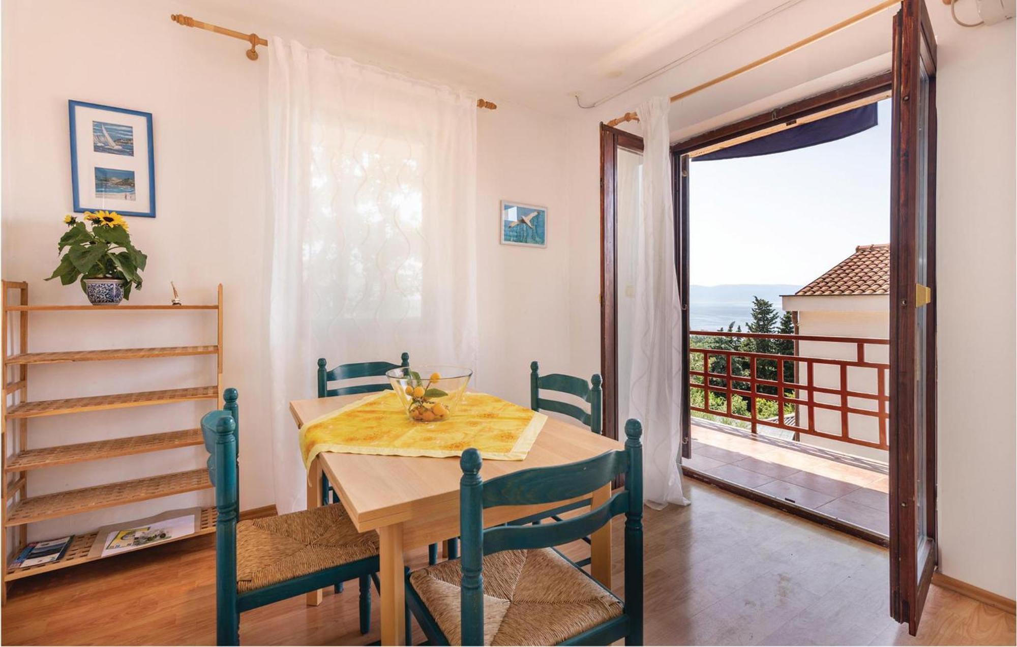 Awesome Apartment In Njivice With Kitchen Eksteriør bilde